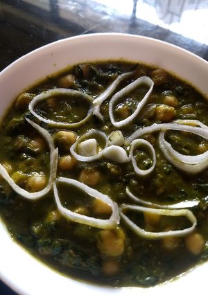 A picture of Palak methi chana.