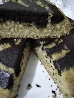 Una foto de Bizcocho marmoleado sencillo 😍😋
