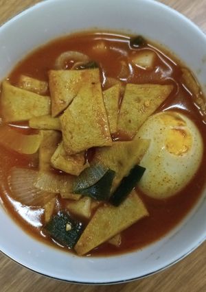 Foto resep Tteokbokki 🥠🧅🥚