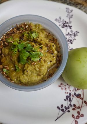 A picture of Raw tomato chutney.