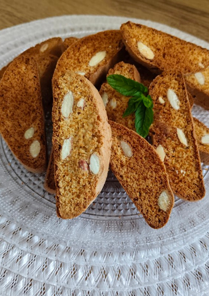 Una foto de Galletas de almendra/ carquiñoles/carquiyols/biscotte