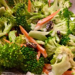 A picture of Broccoli Raisin Slawlad.