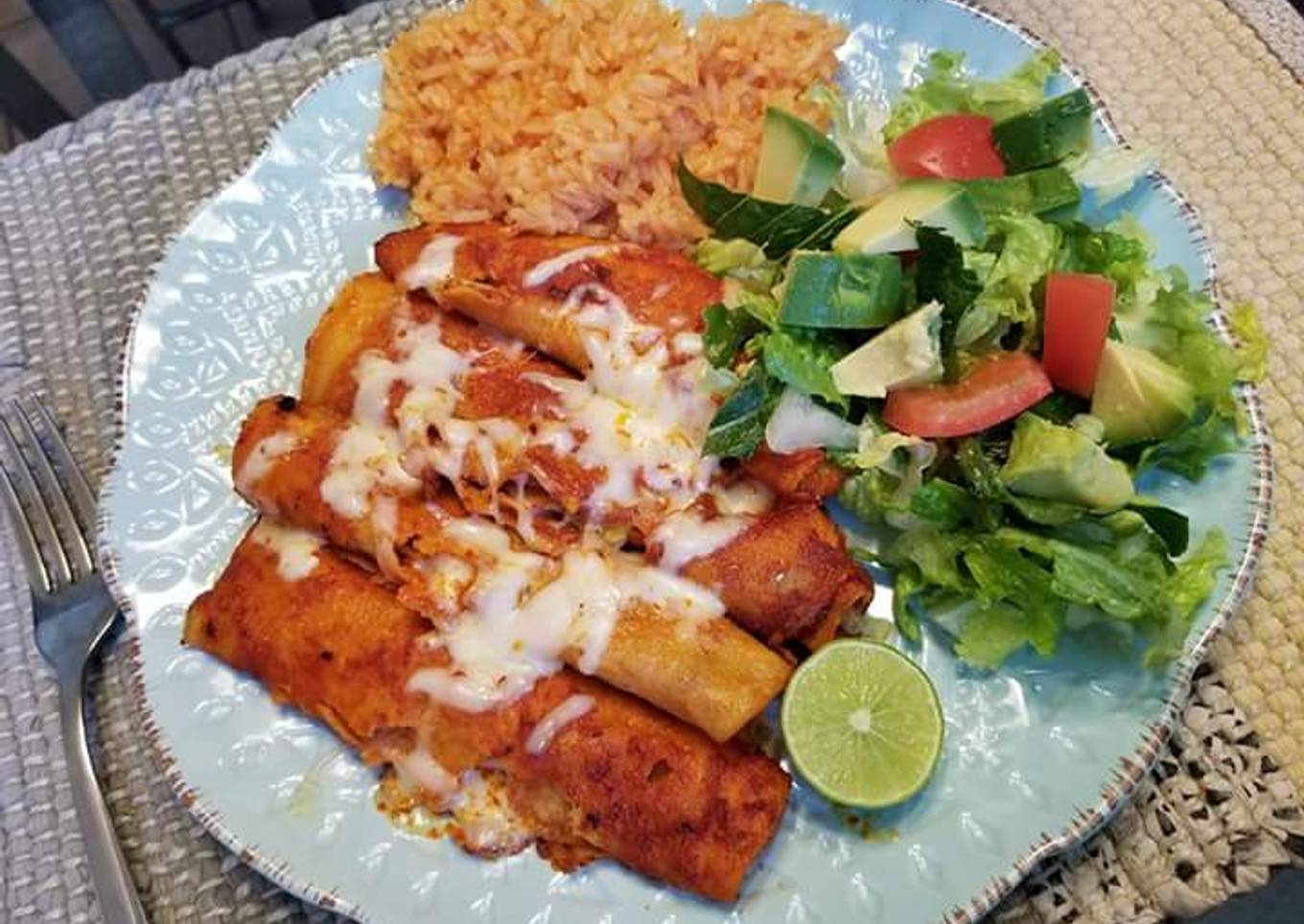 Enchiladas rojas con carne molida tipo colima