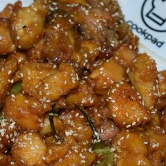 A picture of Seasame seed chicken.