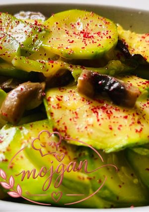 عکسی از دستور کدو سبز و قارچ یه غذای سالم و رژیمی