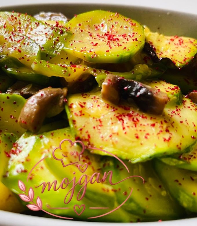 عکسی از دستور کدو سبز و قارچ یه غذای سالم و رژیمی
