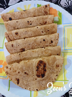 A picture of Multigrain Rotis or Chapatis.