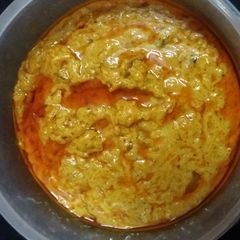 A picture of Shahi Paneer gravy.