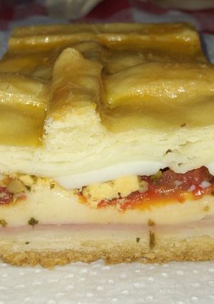 Una foto de Torta chivito