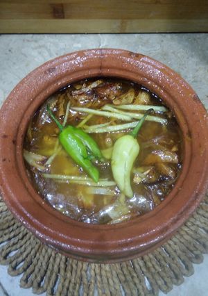A picture of Chanay ki daal tarkay wali dhaba style.