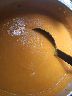 Una foto de Sopa de zapallo y zanahoria