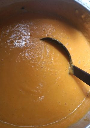 Una foto de Sopa de zapallo y zanahoria