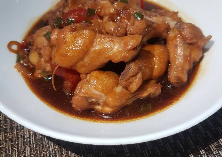 Bagaimana Menyiapkan Ayam Saus Kecap yang Enak Banget