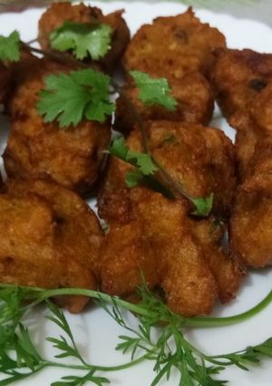 A picture of Cauliflower pakoda recipe | gobhi ke pakode.
