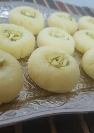 A picture of Doodh Pairay.