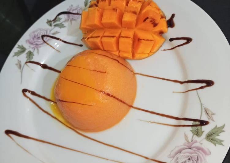✓ Recipe: Delicious Mango panna cotta