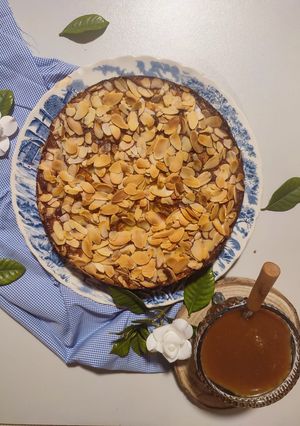 Foto de Bolo de maçã com Amêndoa regado com caramelo salgado