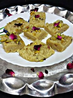 कलाकंद(kalakand recipe in hindi) रेसिपी मुख्य फोटो