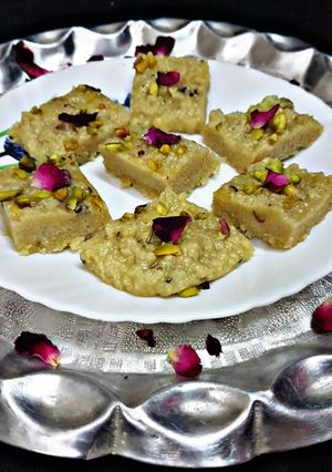 कलाकंद(kalakand recipe in hindi) रेसिपी मुख्य फोटो