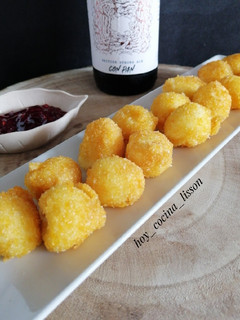 Una foto de Bolitas de Mozzarella rebozadas