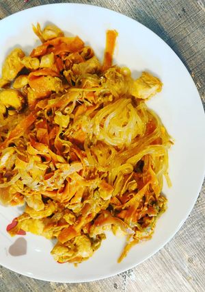 Une photo de Poulet façon saté