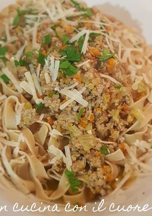 Foto di Tagliatelle allo speck con ragù bianco all'anice