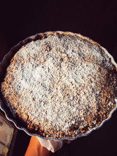 Una foto de Crumble de manzanas y peras