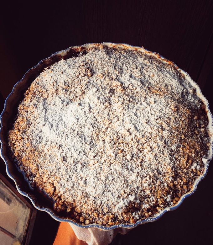 Una foto de Crumble de manzanas y peras