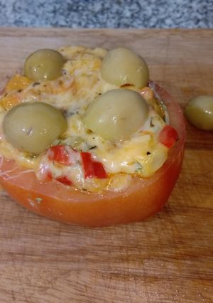 Una foto de Tomate relleno con queso