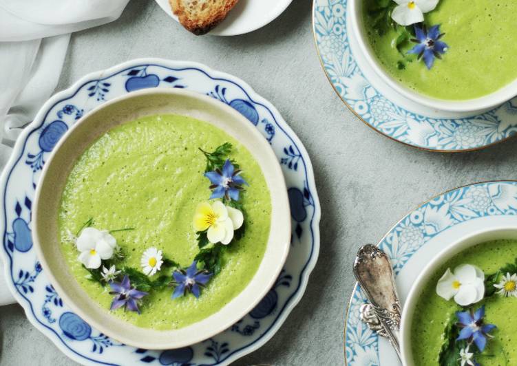 Step-by-Step Guide to Prepare Award-winning Zucchinicremesuppe (roh)
