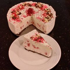 A picture of Frozen Strawberry Cream Pie.