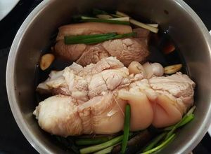 Hình của món Chân giò hầm nước tương.