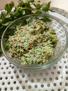 લીલી ચટણી (green chutney recipe in gujarati) રેસીપી મુખ્ય ફોટો