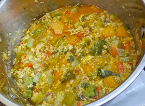 Una foto de Verduras salteadas para mezclar con fideitos 🙊💓