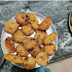 A picture of Suji Aloo Cutlets.