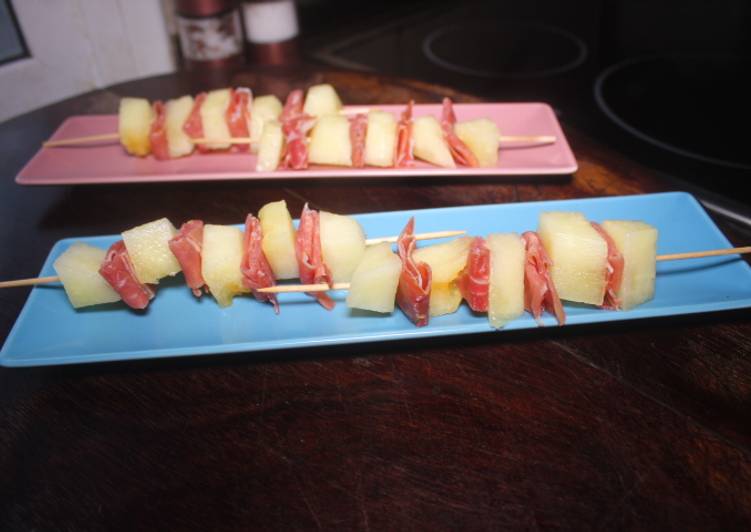 Banderillas de melón con jamón