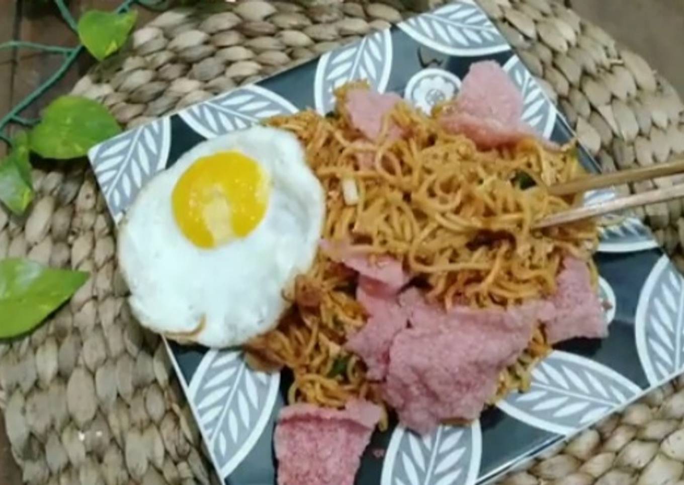 Mie goreng padang