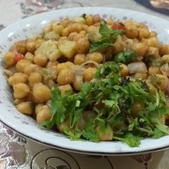 A picture of Channa chaat.