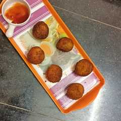 வெஜ் மசாலா பிரட் உருண்டை(bread balls recipe in tamil) செய்முறை முக்கிய புகைப்படம்