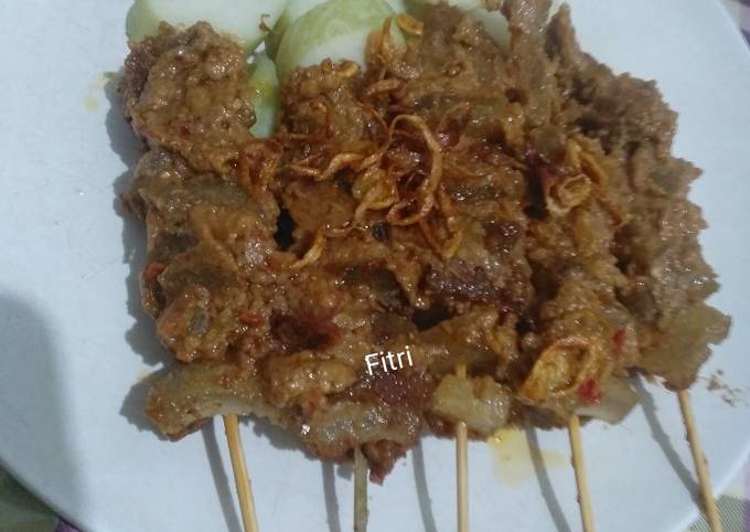 Cara Membuat Sate kikil bumbu kacang (versi abang2) Yang Enak