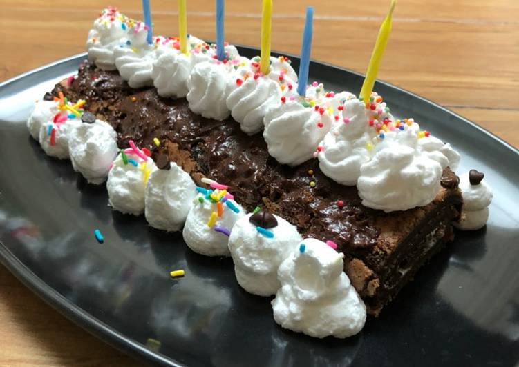 Resep (Another Birthday Bash Idea) BROWNIE ROLL 🍫🎉🍫 yang Lezat Sekali