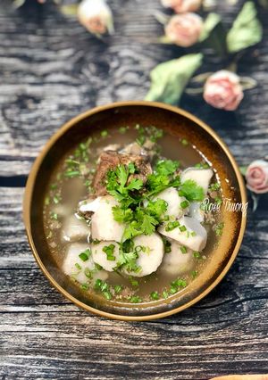 A picture of Beef Rib Soup with Taro.
