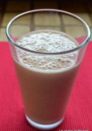 Una foto de Batido de plátano con avena, sin lactosa