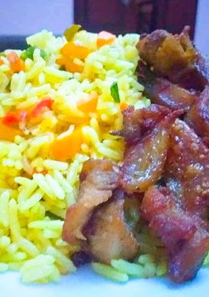 A picture of Fried Rice with Shredded Chicken.