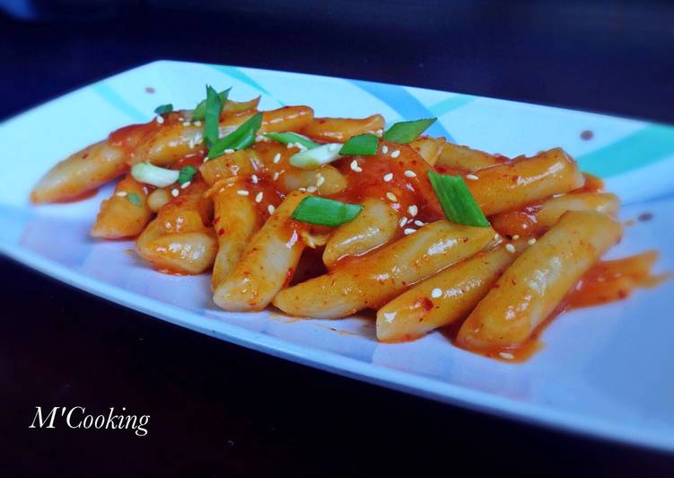 Tteokbokki (rice cake)