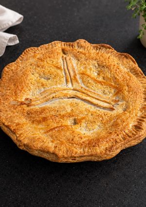 A picture of Chicken & Thyme Pie in Light Onion Gravy.