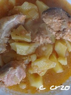 Una foto de Patatas guisadas con salmón