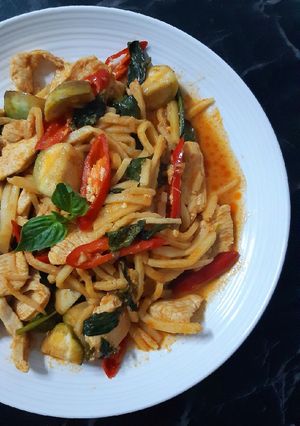 รูปของ "ผัดพริกแกงไก่หน่อไม้" 🐔🌶🌿