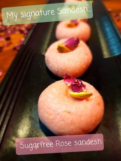 সুগার ফ্রী গোলাপ সন্দেশ(Sugarfree golap Sandesh recipe in Bengali) রেসিপির প্রধান ছবি