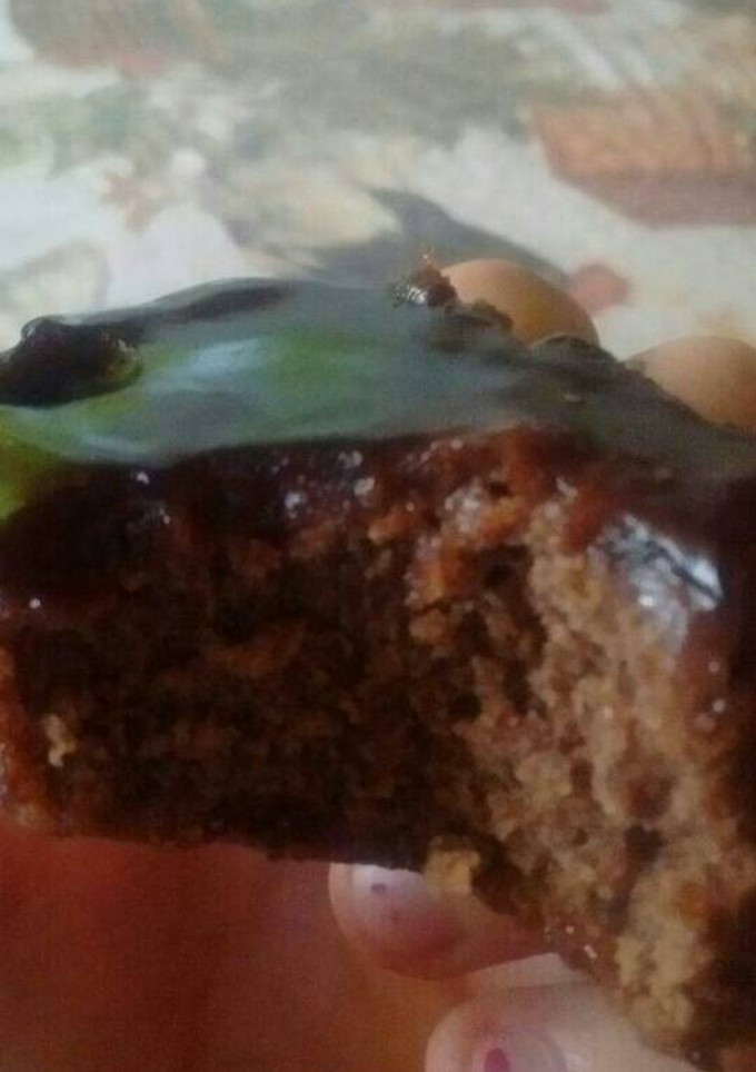 Una foto de Bizcochuelo de chocolate con cobertura😊